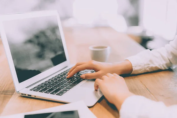 Woman Hands Work Modern Laptop — Stock Photo, Image