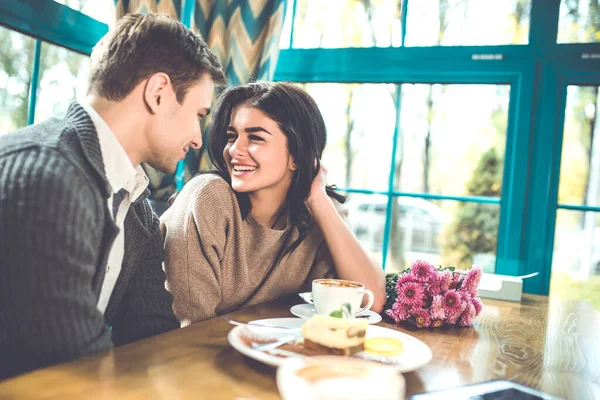 Feliz Pareja Relaja Café —  Fotos de Stock