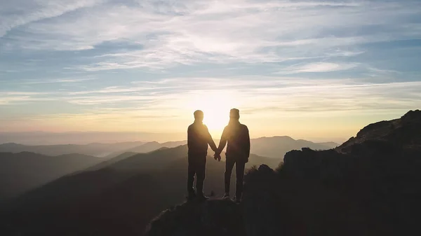 Casal Montanha Belo Fundo Nascer Sol — Fotografia de Stock