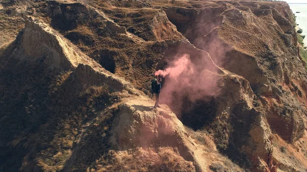 Man Smoke Bomb Standing Mountain — Stock Photo, Image