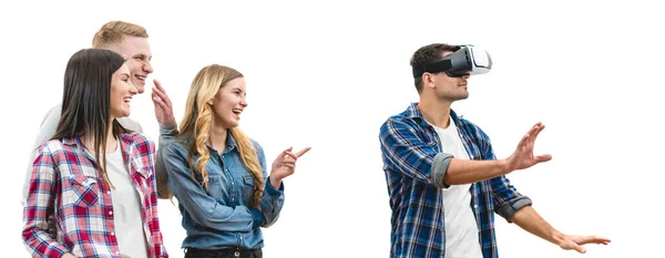 Los Cuatro Amigos Felices Diversión Con Gafas Realidad Virtual Fondo —  Fotos de Stock