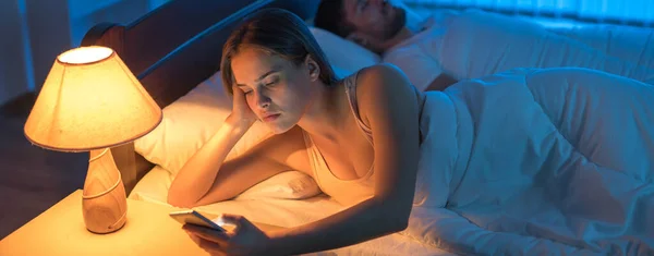 Attractive Woman Phone Bed Night Time — Stock Photo, Image