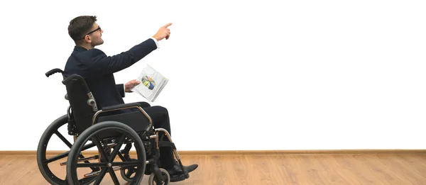 Les Handicapés Dans Geste Fauteuil Roulant Sur Fond Mur Blanc — Photo