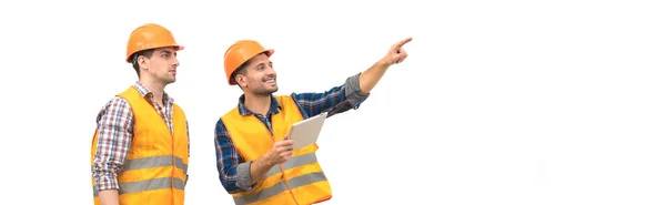 Die Beiden Ingenieure Mit Einer Tablet Geste Auf Weißem Hintergrund — Stockfoto
