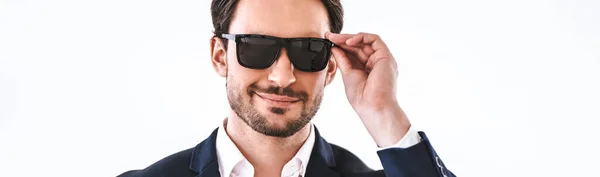 Szczęśliwy Biznesmen Okularach Przeciwsłonecznych Stojący Białym Tle — Zdjęcie stockowe