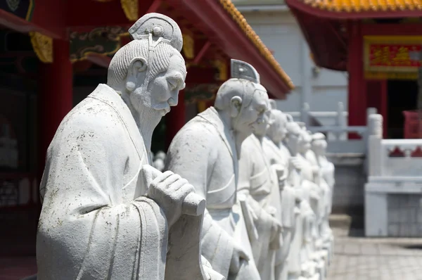 72 seguidores estatuas de templo confuciano en Nagasa —  Fotos de Stock