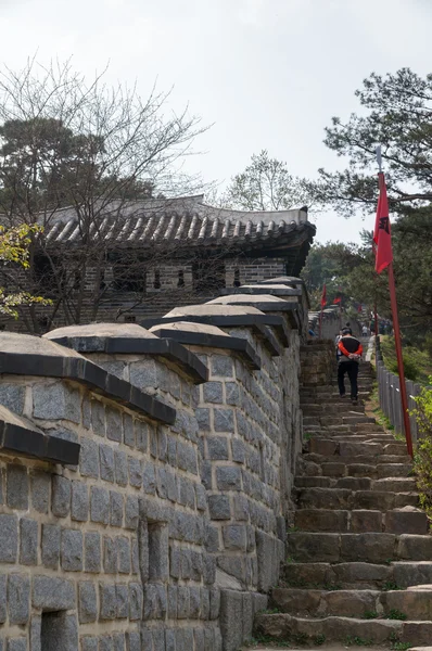 Castle wall road of Hwaseong Fortress, South Korea — Stock Photo, Image