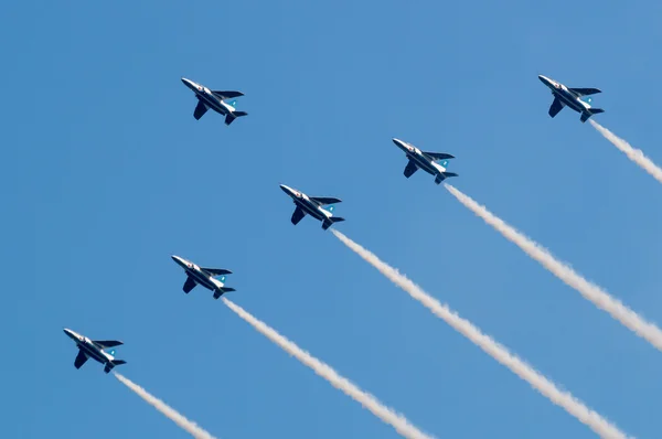 Formation flight of Blue Impulse over the Tokyo olympics stadium — Stock Photo, Image