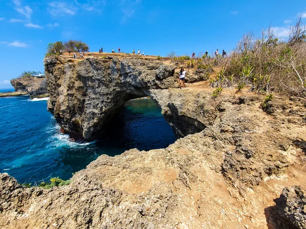 Bali Indonesia 2020 Personas Disfrutando Gran Vista Las Aguas Azules — Foto de Stock