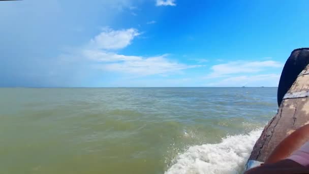 Oceánské Vlny Narážející Loď Bengálského Zálivu Bangladéši Která Plaví Nejatraktivnější — Stock video