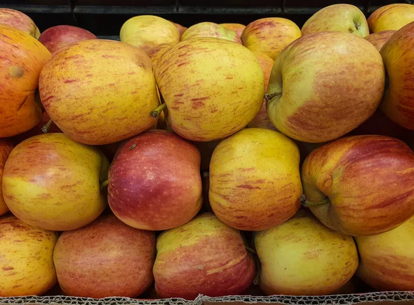 Tasty Ripe Apple Bunch Tasty Ripe Red Apple Kept Organized — Stock Photo, Image