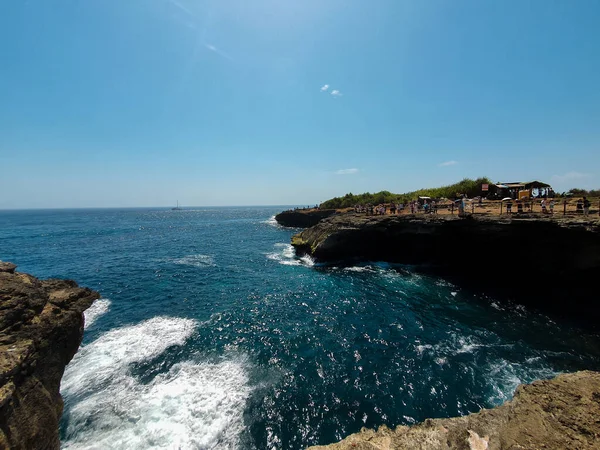 Las Lágrimas Del Diablo Destino Turístico Más Popular Nusa Lambongan — Foto de Stock