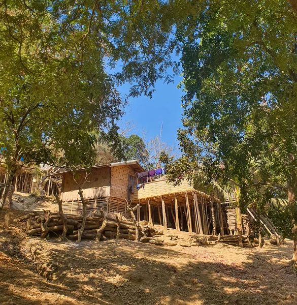 Bela Casa Colina Remota Área Montanhosa Bangladesh Feita Madeira Bambu — Fotografia de Stock