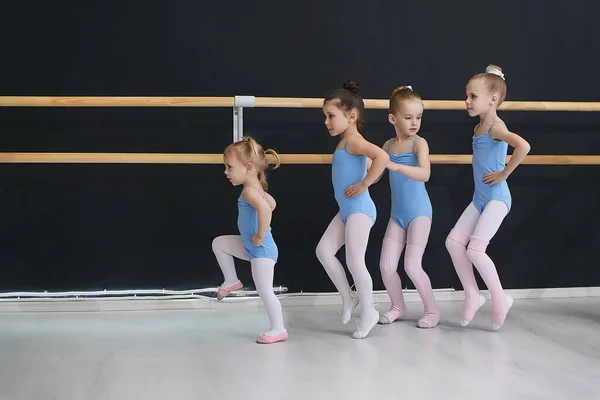 Meninas Salão Dança Ensaio — Fotografia de Stock