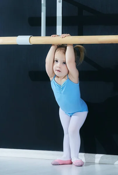 Bambina Lezione Alla Scuola Coreografia — Foto Stock