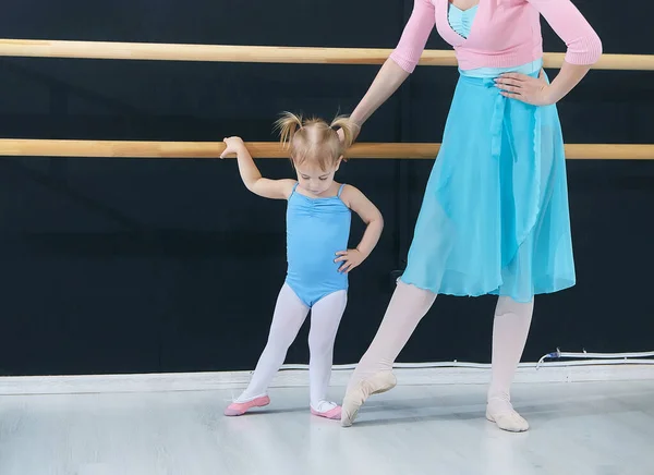 Bambina Lezione Alla Scuola Coreografia — Foto Stock