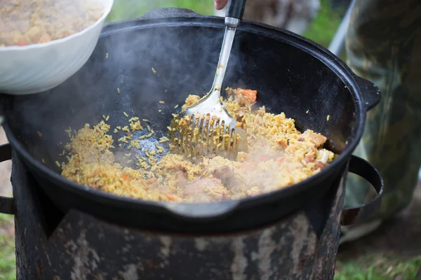 Pilaf, cocinado al aire libre — Foto de Stock