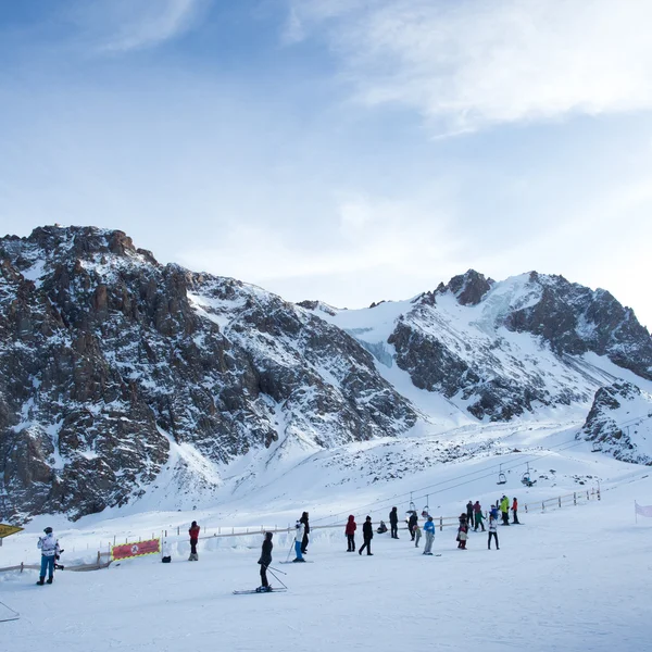 Centrum rekreacji dla narciarzy i snowboardzistów — Zdjęcie stockowe