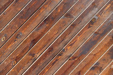 Eski verniklenmiş panellerden yapılmış kenar kaplamasının dokusu