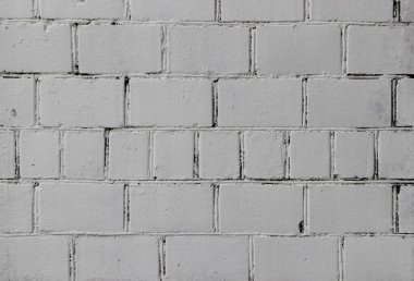 Duvarlar griye boyanmış.