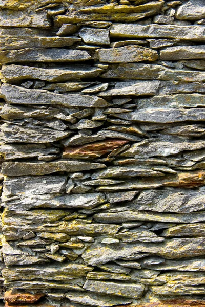 Textura Uma Parede Feita Rochas Naturais Diferentes Tamanhos Formas — Fotografia de Stock