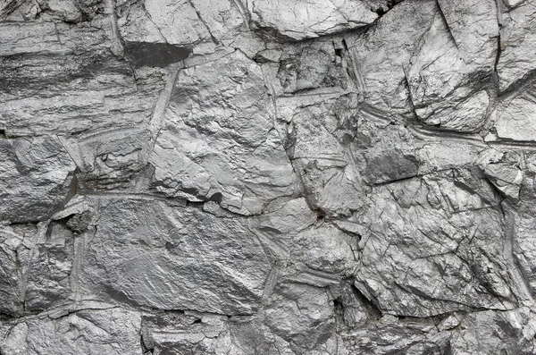 Τοίχος Από Φυσικούς Βράχους Διακοσμητικό Τσιμεντένιο Περίγραμμα Βαμμένο Μεταλλικό Ασημί — Φωτογραφία Αρχείου