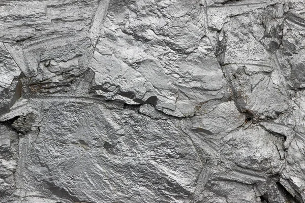 Τοίχος Από Φυσικούς Βράχους Διακοσμητικό Τσιμεντένιο Περίγραμμα Βαμμένο Μεταλλικό Ασημί — Φωτογραφία Αρχείου