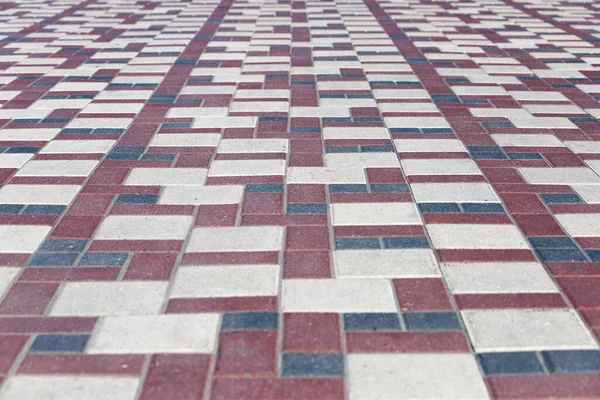 Sidewalk Geplaveid Met Rechthoekige Rode Witte Grijze Tegels Perspectief Foto Rechtenvrije Stockfoto's