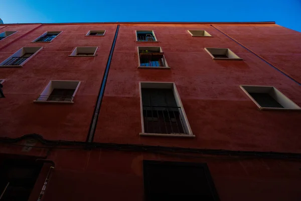 Madrids Bygning Rødt Sett Nedenfra – stockfoto