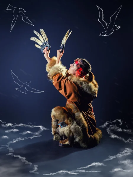 Hermosa chica del norte. Danza ritual de la gaviota . — Foto de Stock