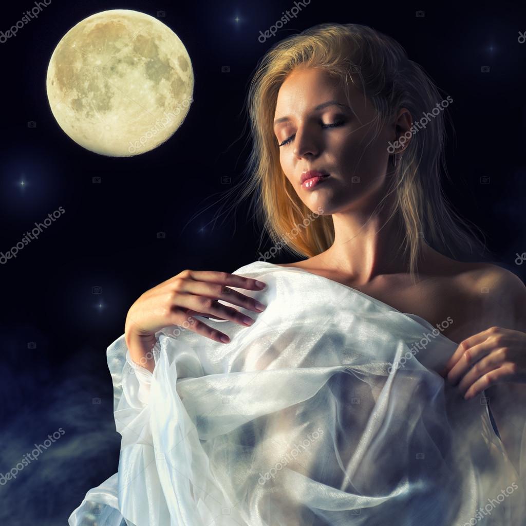 Chica en el resplandor de la luna — Foto de stock #66478295 © filin28