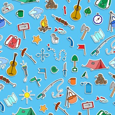 Konulu kamp ve seyahat, mavi arka plan üzerinde renkli çıkartmalar çizilmiş basit simgelerle sorunsuz arka plan