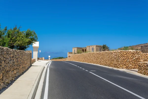 Malta denizde giden yol