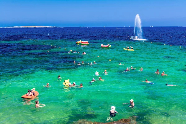 Fuente en el mar, Bugibba, Malta — Foto de Stock