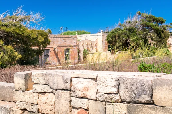 Malta'da bitmemiş ev