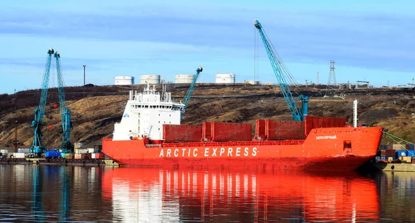 Navio Quebra Gelo Polar Marítimo Porto Marítimo Dudinka Localizado Descarga — Fotografia de Stock