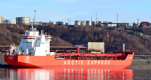 Zeeijsbrekerschip Yenisei Zeehaven Van Dudinka Bij Het Lossen Nabij Pier — Stockfoto