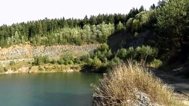 Video B madencilik taş tarafından kurulan Gölü