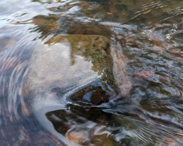 Clear Water Flow Big Colorful Stone Creek Abstract Rippling Water — 스톡 사진