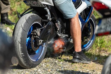 Prnjavor 'da Moto kampında kasıtlı olarak motorsiklet egzozu patladı.