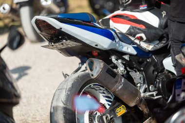 Prnjavor 'da Moto kampında kasıtlı olarak motorsiklet egzozu patladı.
