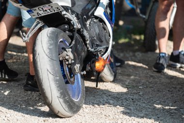 Prnjavor 'da Moto kampında kasıtlı olarak motorsiklet egzozu patladı.