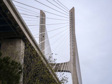 Lizbon, Portekiz 'deki Vasco da Gama Köprüsü. Modern mimari köprüler