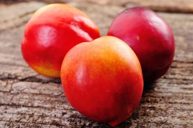 Masada, lezzetli, sulu, zevkli taze şeftali