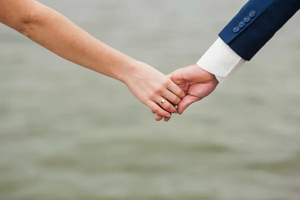 Jovem casal bonito — Fotografia de Stock