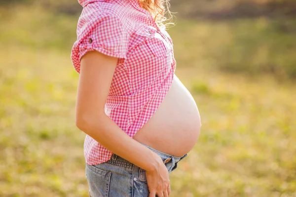 Barriga grávida — Fotografia de Stock