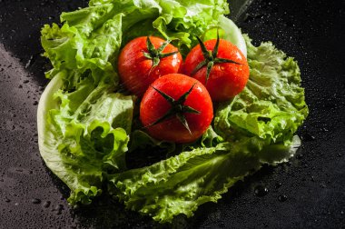 Domates su damlaları