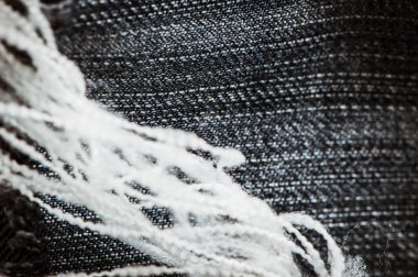 Kot pantolon arka planını ve kumaşı kapat. Kot giyim etiketi etiketi, kilitler.