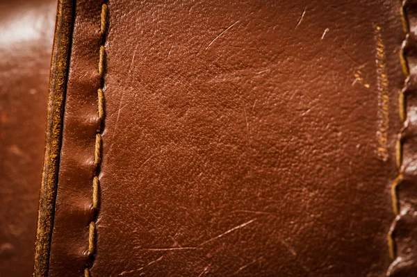 Kahverengi deri kumaş. Klasik.