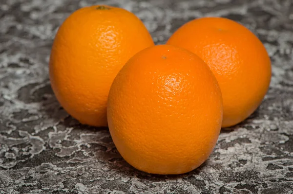 Fresh Oranges Table Juicy Fruit Vitamins Useful Food Vegans — Fotografia de Stock